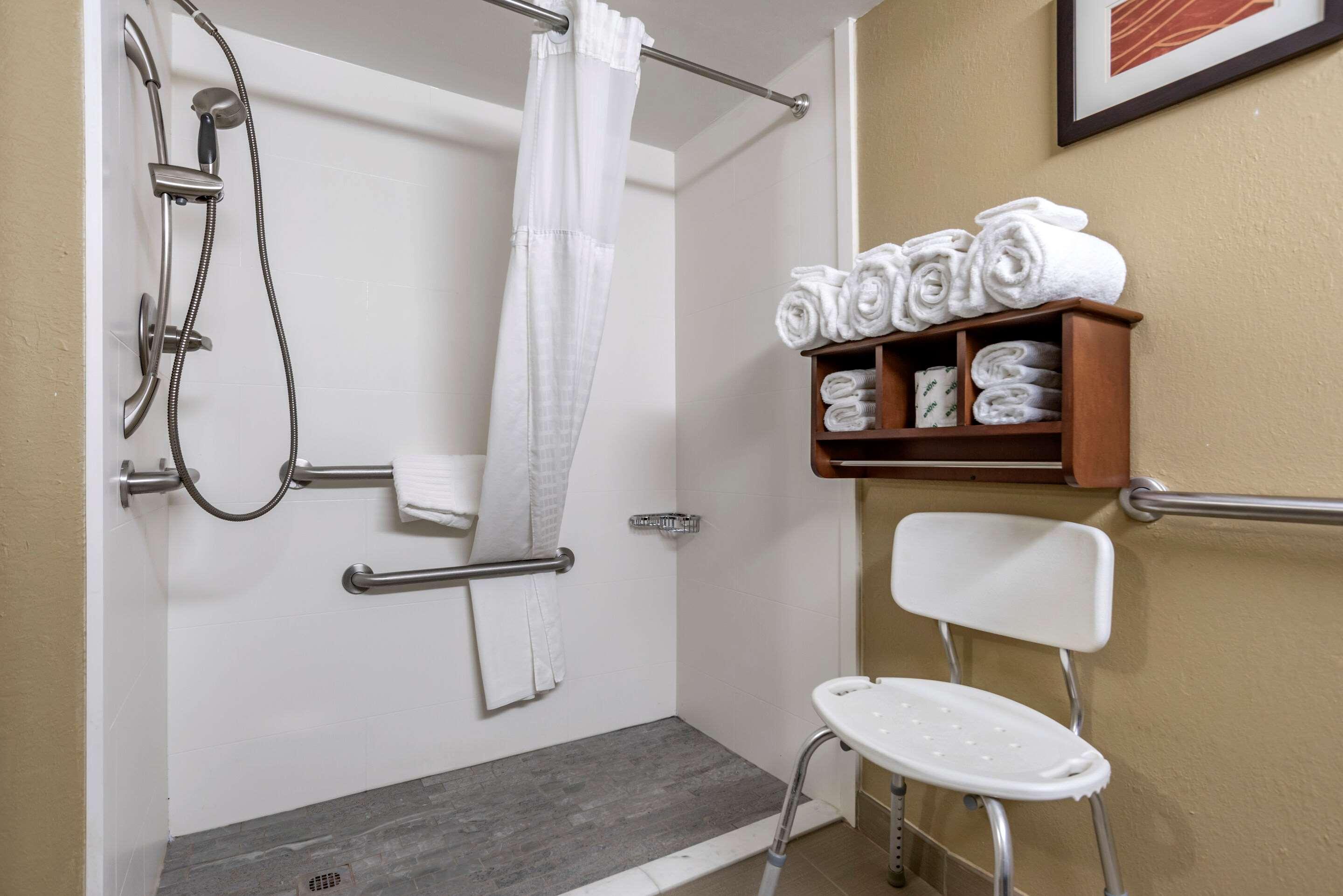 Comfort Inn & Suites Leeds I-20 מראה חיצוני תמונה