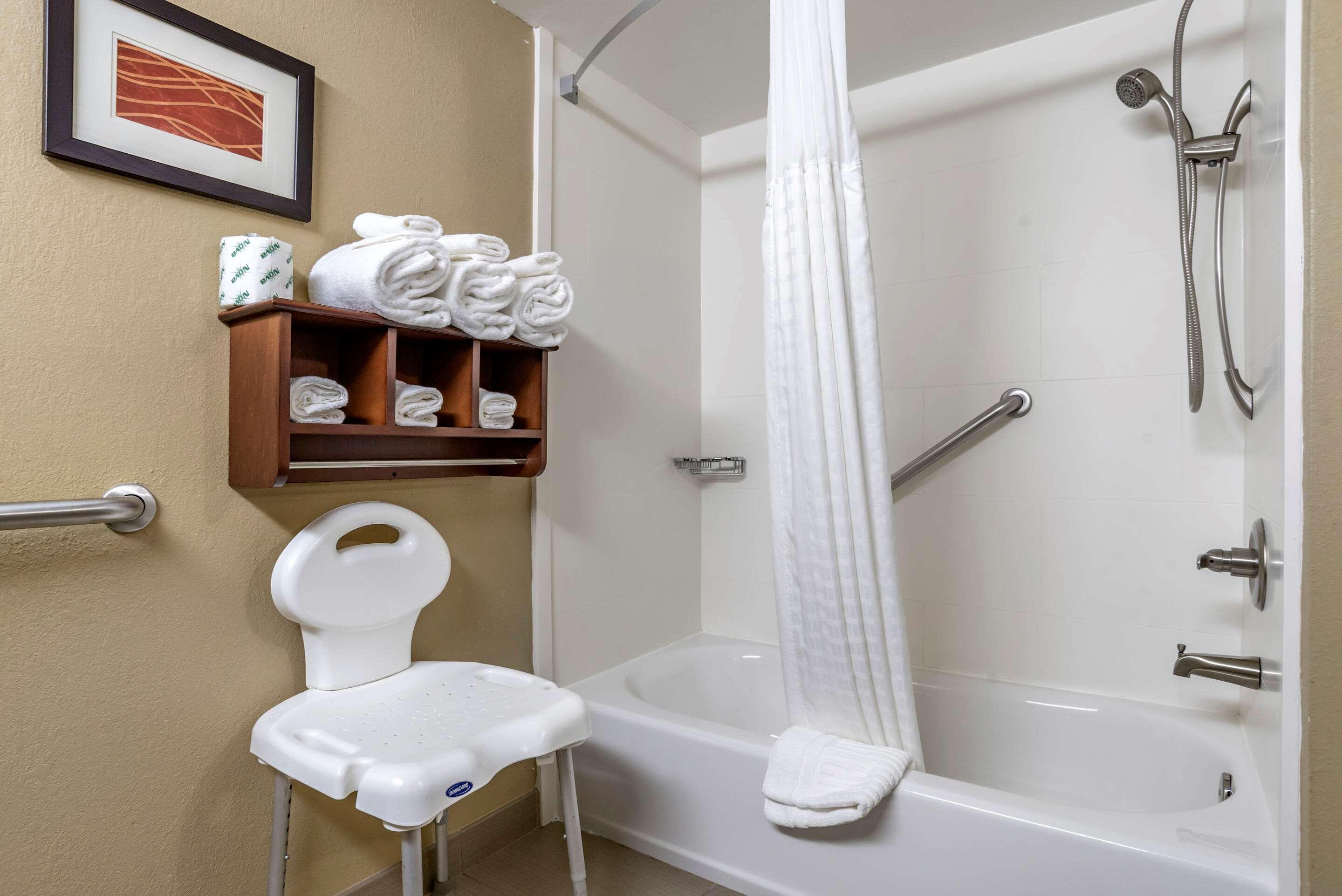 Comfort Inn & Suites Leeds I-20 מראה חיצוני תמונה