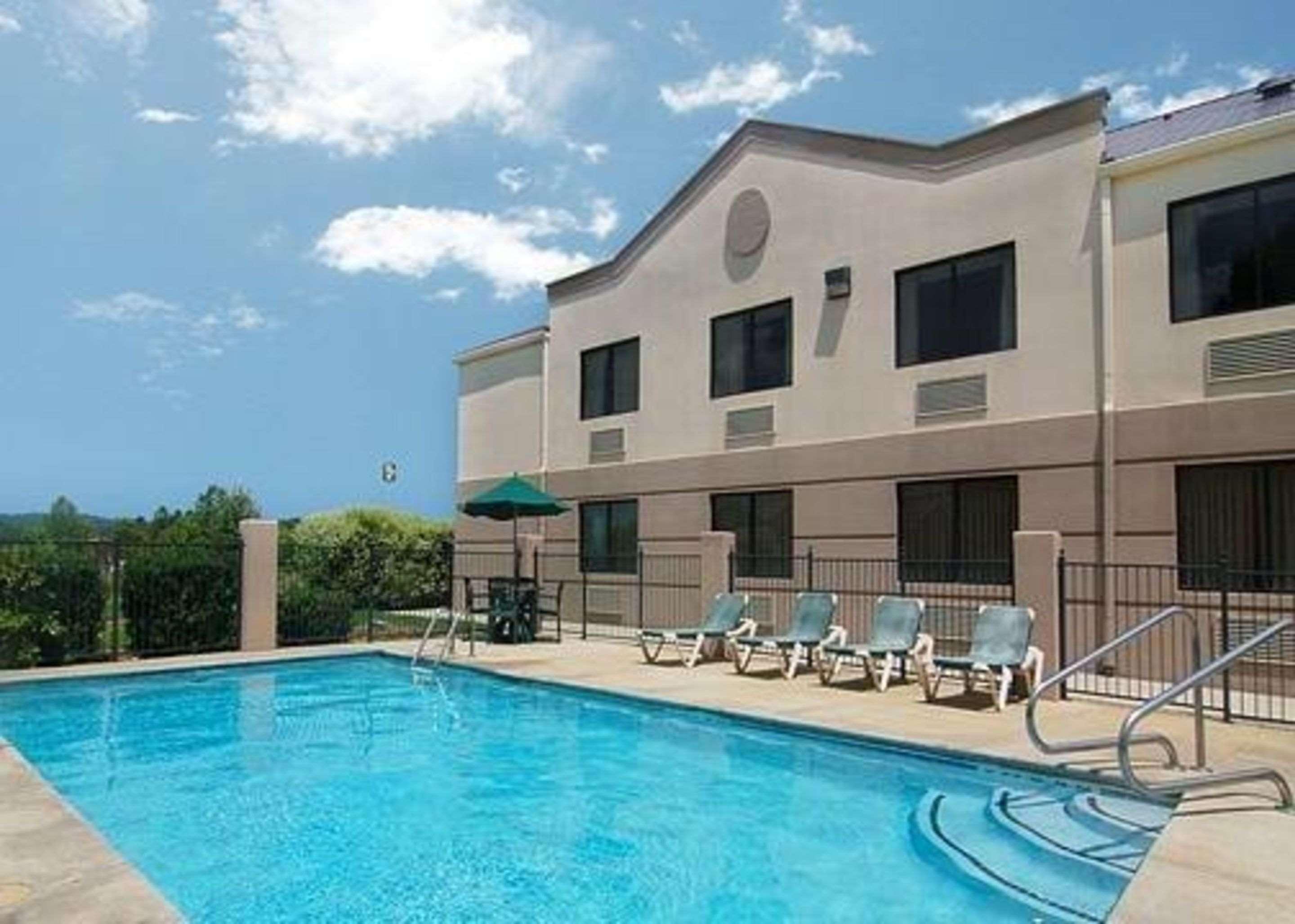 Comfort Inn & Suites Leeds I-20 מראה חיצוני תמונה