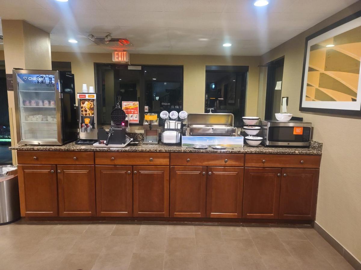 Comfort Inn & Suites Leeds I-20 מראה חיצוני תמונה